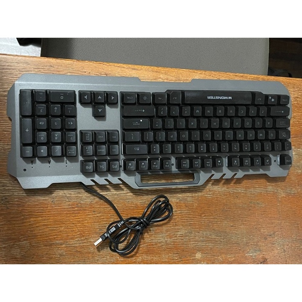Monster Wired Gaming‎ Keyboard Backlit with Rainbow Lights